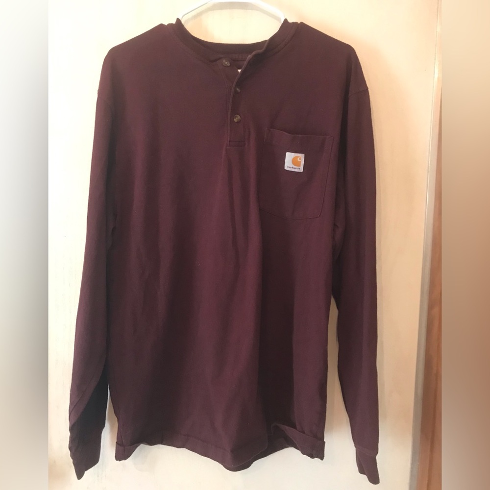 Long sleeve carhartt Tee.